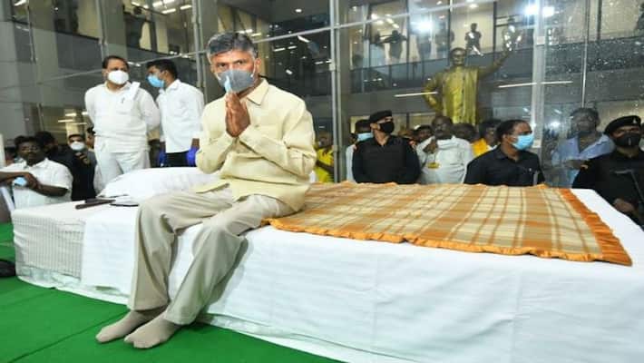 tdp chief chandrababu naidu fires on police tdp chief chandrababu naidu fires on police