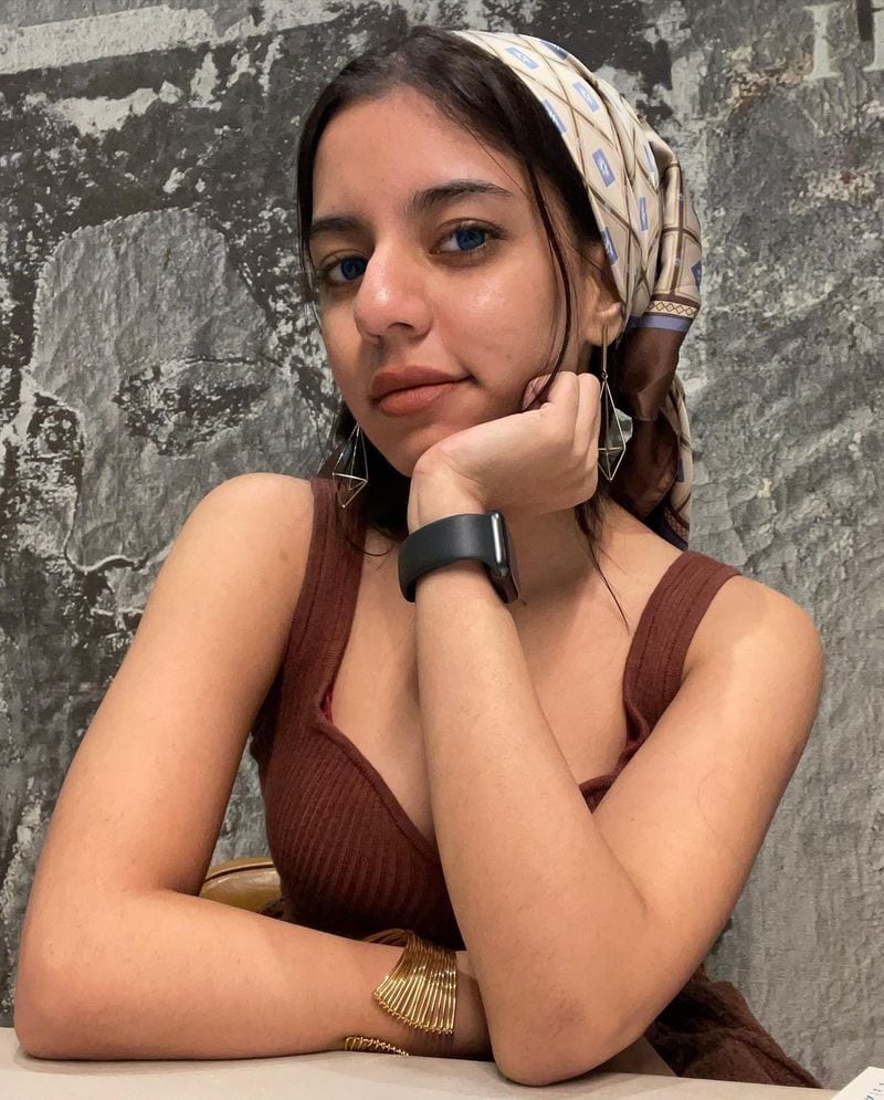 shahrukh daughter suhana khan in trending netizens setires on twins daughters