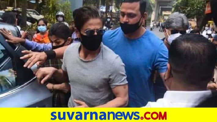 IStandWithSRK trends on Twitter as fans support Bollywood actor Shah Rukh Khan amid son Aryan Khans arrest dpl IStandWithSRK trends on Twitter as fans support Bollywood actor Shah Rukh Khan amid son Aryan Khans arrest dpl