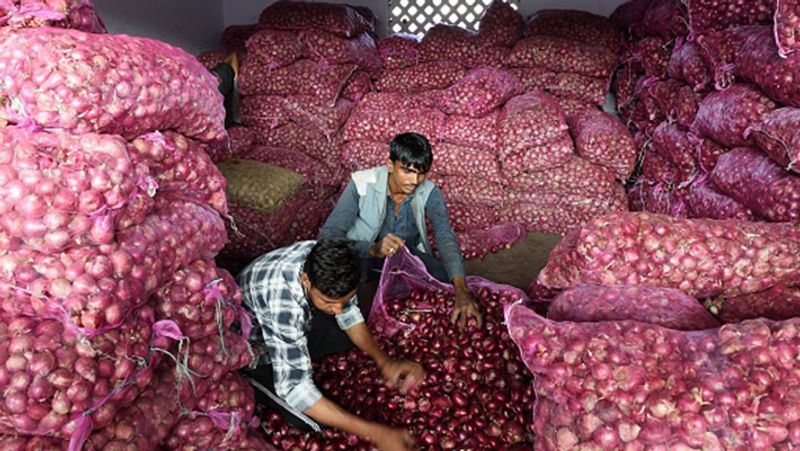 America infection spread due to onion and 650 people got sick