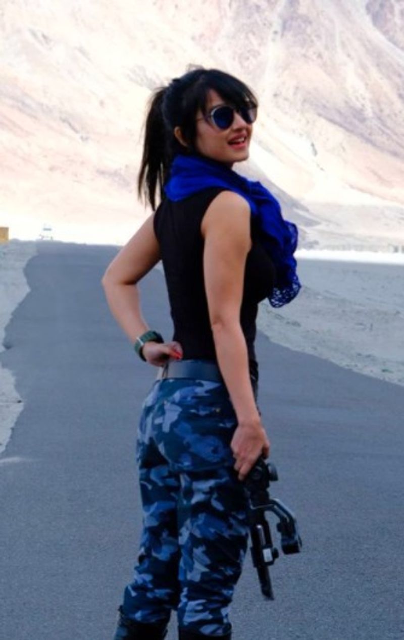 monami ghosh in a vacation trip at leh ladakh bjc