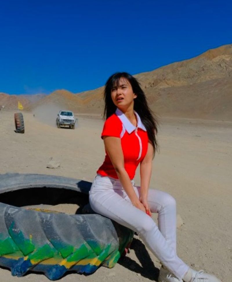 monami ghosh in a vacation trip at leh ladakh bjc