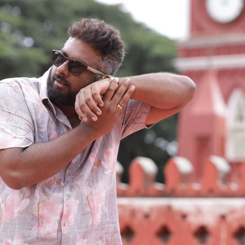 Kannada movie Simple Aag Ond Love Story Director Simple Cinema Life
