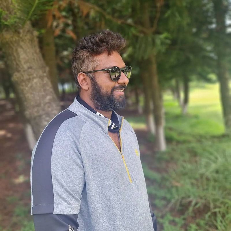 Kannada movie Simple Aag Ond Love Story Director Simple Cinema Life