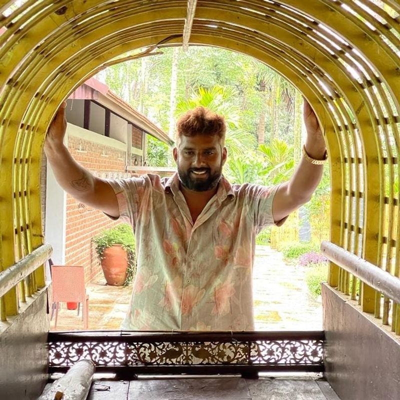 Kannada movie Simple Aag Ond Love Story Director Simple Cinema Life