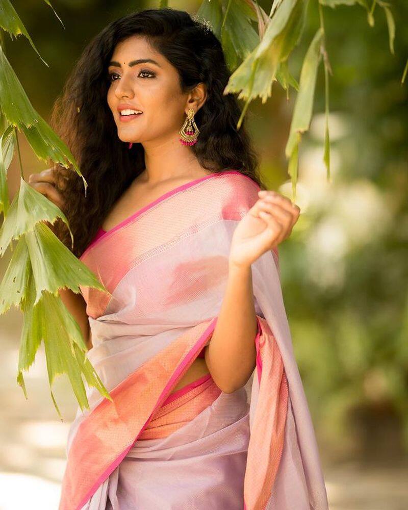 Eesha Rebba classy and striking look in saree goes viral