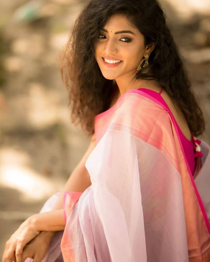 Eesha Rebba classy and striking look in saree goes viral