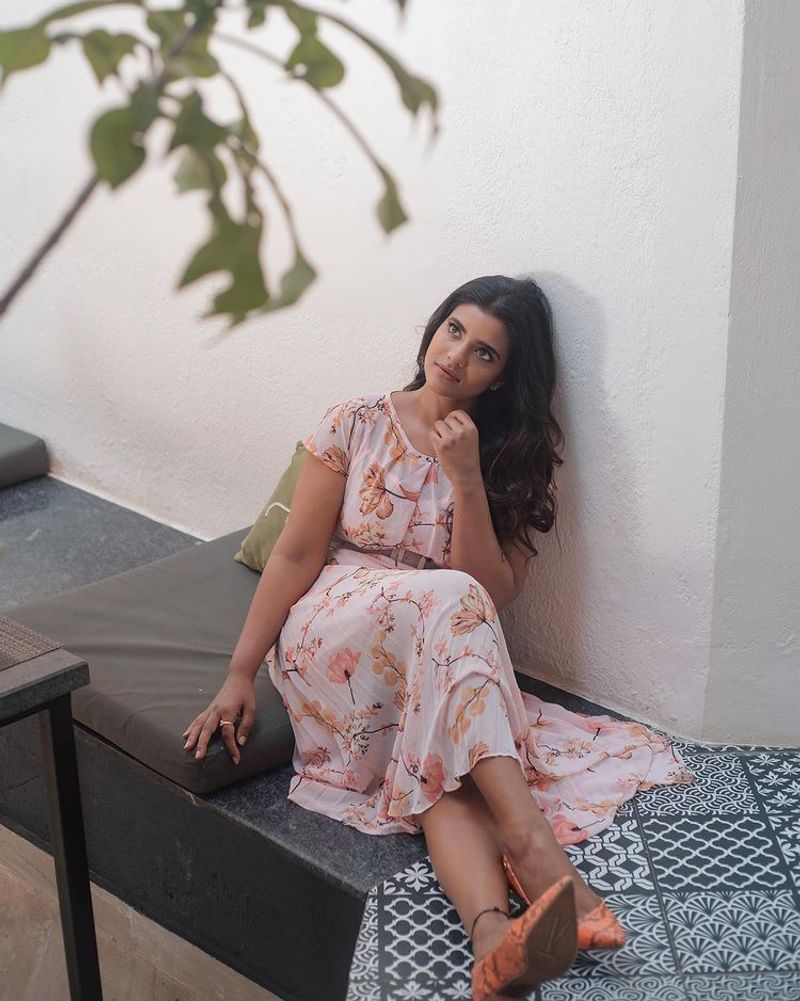 Alluring Actress aishwarya rajesh latest stunning recent photos
