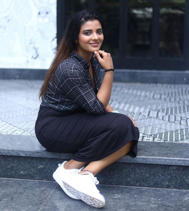 Alluring Actress aishwarya rajesh latest stunning recent photos