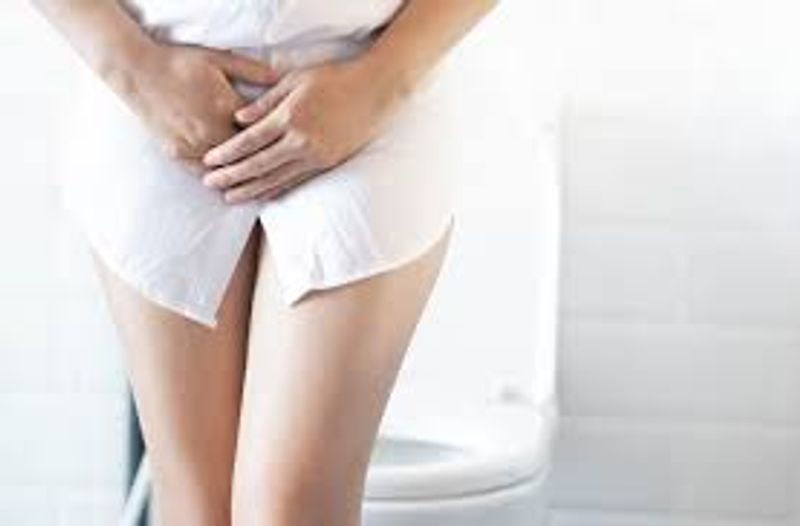if women has urinary tract infection with this symptoms its very dangerous to health says specilists