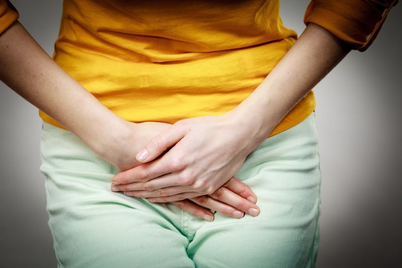 if women has urinary tract infection with this symptoms its very dangerous to health says specilists