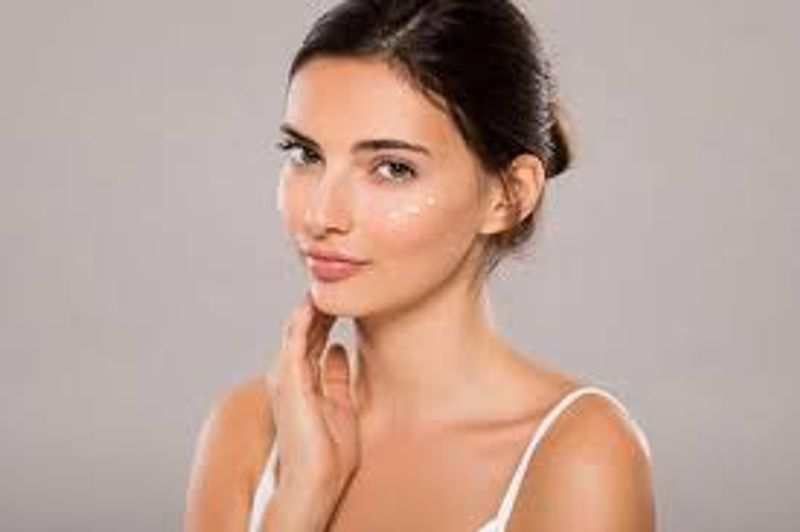 If you do this mistakes for your face you will face problems for skin care