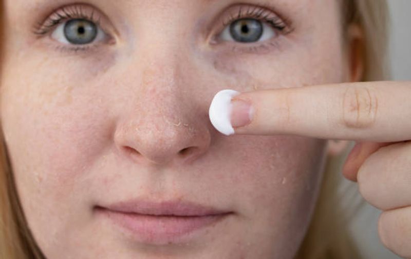 If you do this mistakes for your face you will face problems for skin care