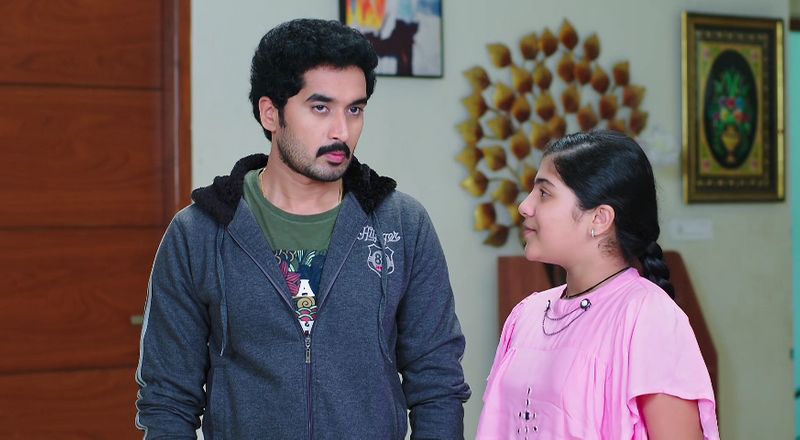 Karthik warns Monitha to stay away from his family In todays karthika deepam serial episode