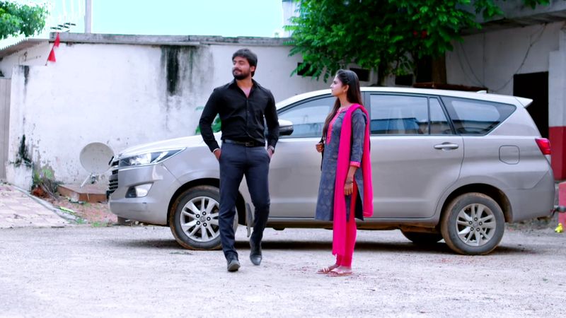 Vasudhara to clash with again rishi In todays guppadantha manasu serial episode
