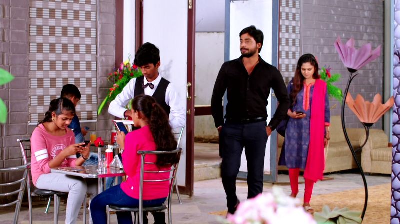 Vasudhara to clash with again rishi In todays guppadantha manasu serial episode