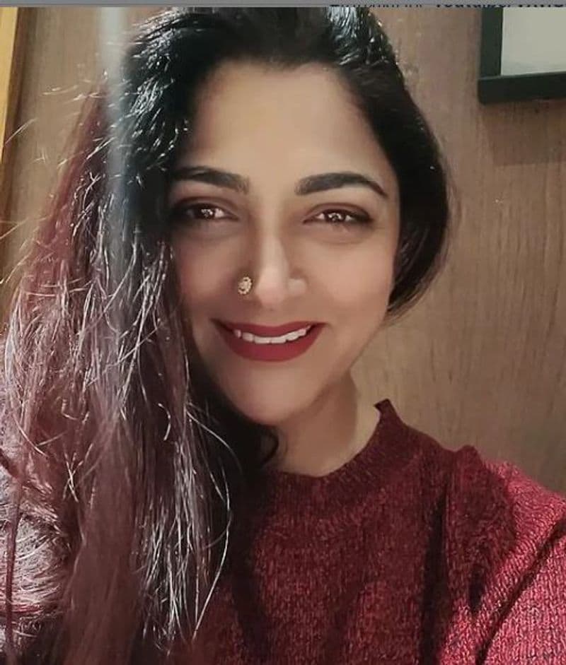 Actress Kushboo Sundar visit London and enjoying moments latest photos