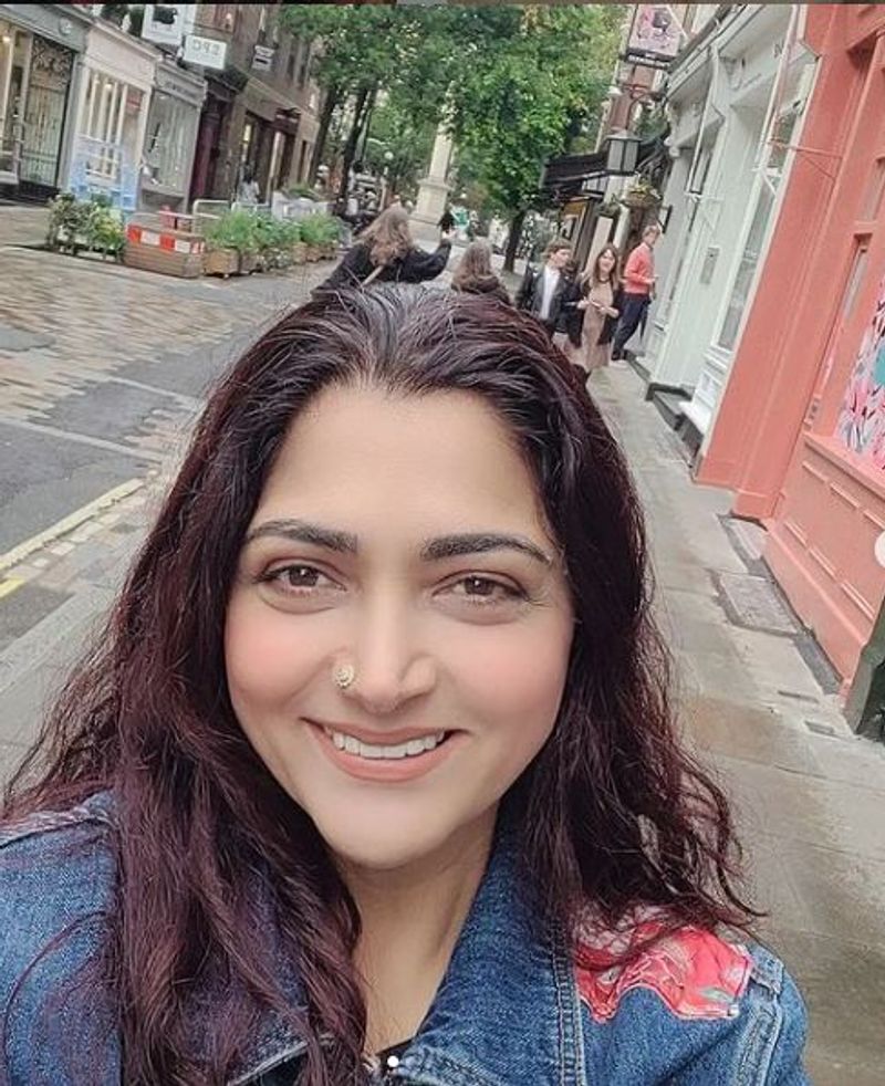 Actress Kushboo Sundar visit London and enjoying moments latest photos