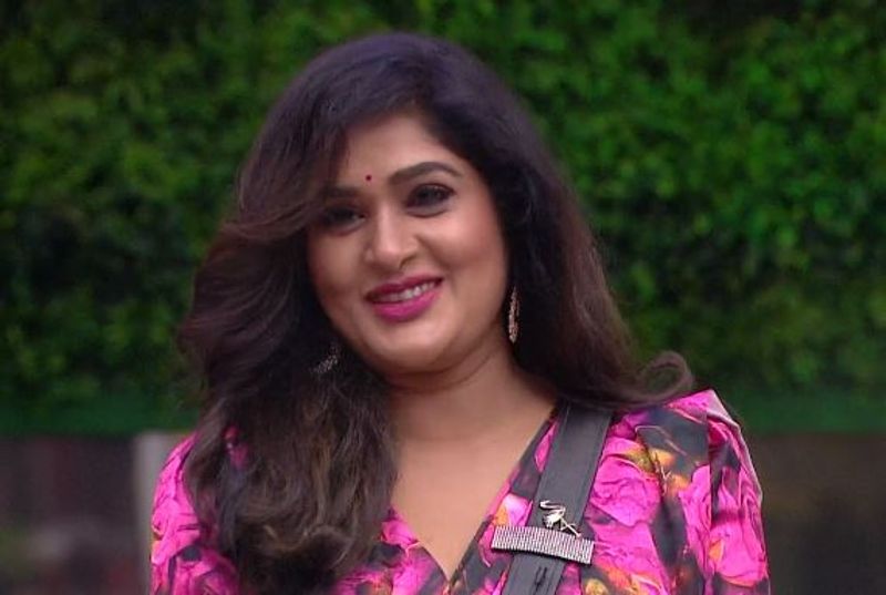 Bigg Boss 5 Telugu lobo gives big shock to Ravi