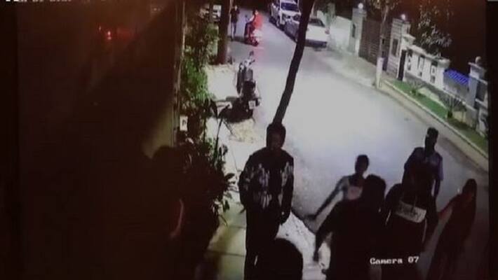 Producer soundarya jagadish son Assaults woman FIR registered mah Producer soundarya jagadish son Assaults woman FIR registered mah