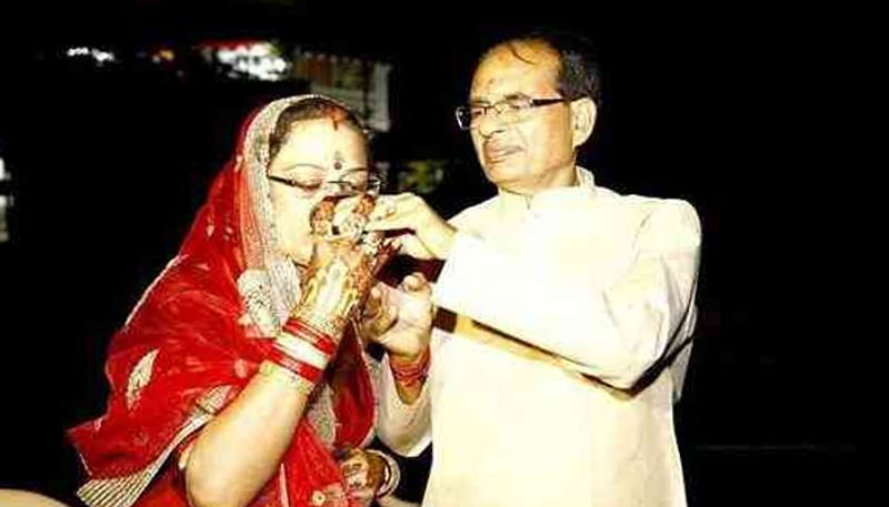 karwa chauth 2021 cm shivraj singh chauhan wife sadhana singh celebrated karwachauth
