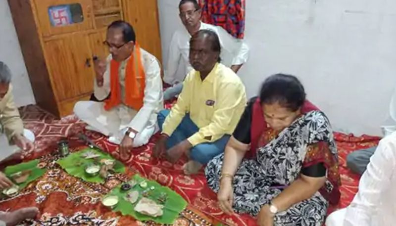 madhya pradesh by election 2021 CM Shivraj new style stayed the night at the bandmaster house in burhanpur