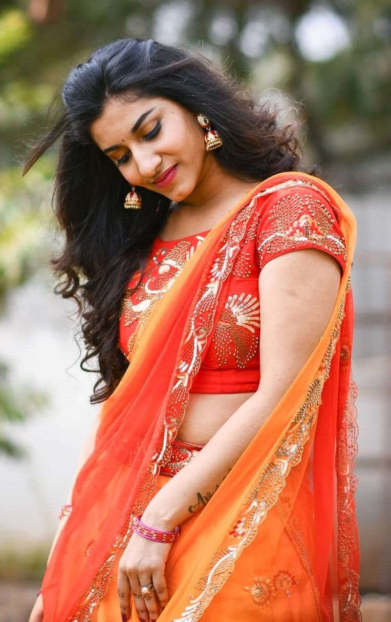 hot anchor vishnu priya latest sizzlings sunday treat for fans