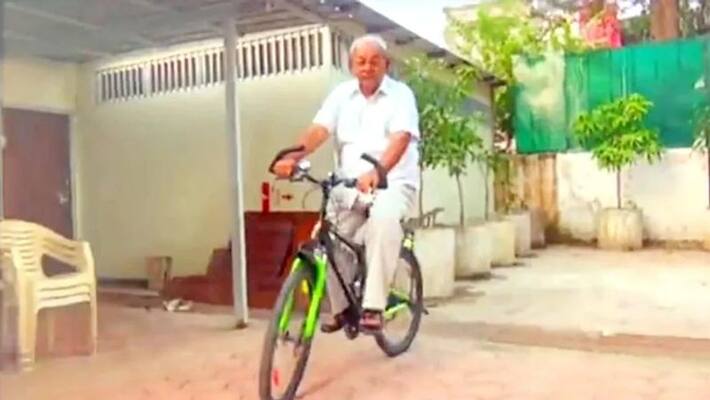 madhya pradesh assembly speaker girish gautam bicycle goes missing on before cycke yatra from the train madhya pradesh assembly speaker girish gautam bicycle goes missing on before cycke yatra from the train