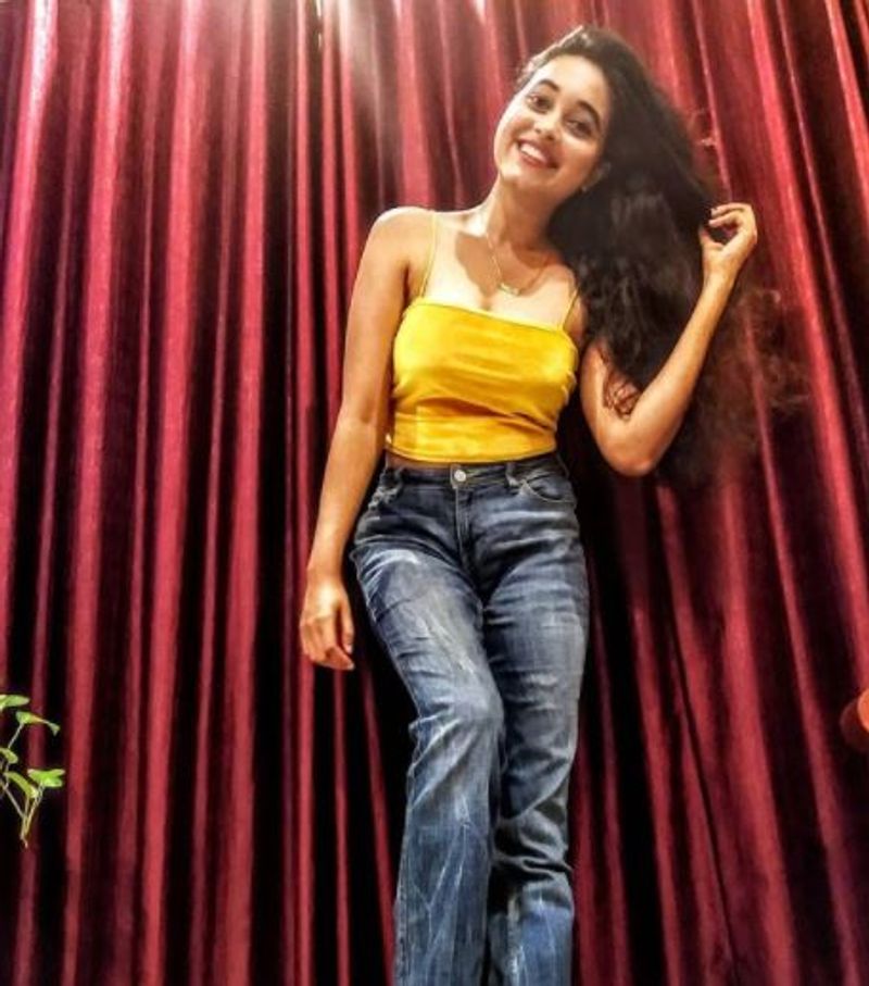 Kannada Ameeta Kulal telugu debut Rowdy Gaari pellam vcs