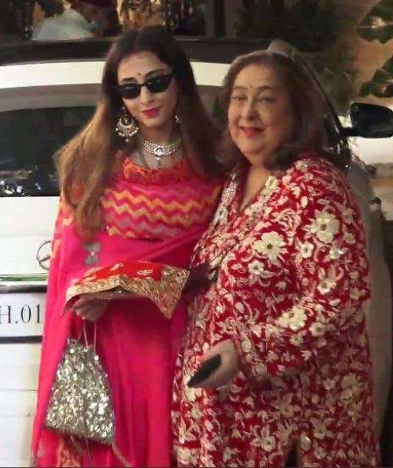 Karwa Chauth 2021: Mira Rajput, Padmini Kolhapure and others celebrate the festival at Anil Kapoor's house SCJ