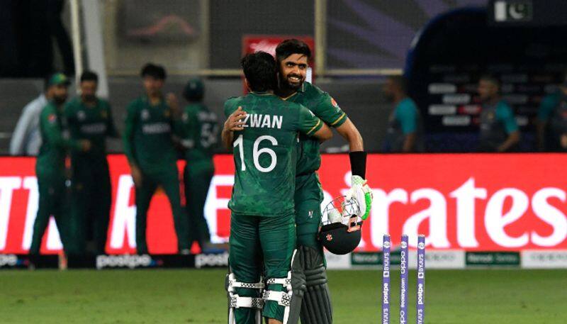 babar azam mentions pakistan teams issue and alert the players to overcome that in this t20 world cup