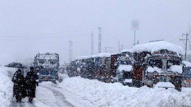 weather alert, heavy snowfall in kashmir and uttarakhand,see some pictures