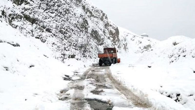 weather alert, heavy snowfall in kashmir and uttarakhand,see some pictures