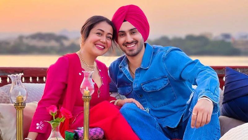 Neha Kakkar rohanpreet singh 1st wedding Anniversary, couple viral romantic photos