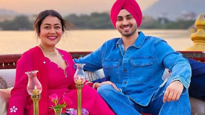 Neha Kakkar rohanpreet singh 1st wedding Anniversary, couple viral romantic photos