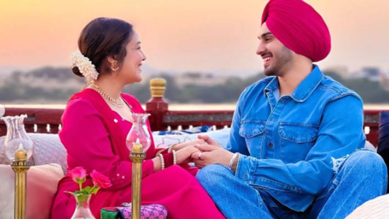 Neha Kakkar rohanpreet singh 1st wedding Anniversary, couple viral romantic photos