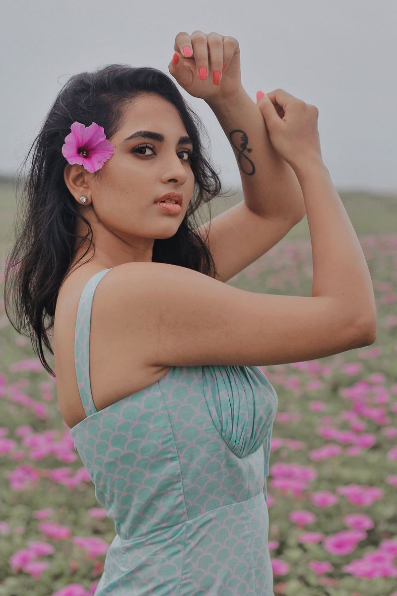 alluring actress srushti dange latest hot photos