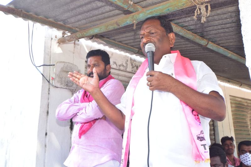 huzurabad bypoll: minister koppula eshwar campaign at jammikunta