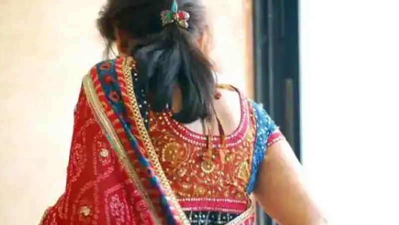 extra marital affair millionaire wife ran away with rikshaw driver in indore