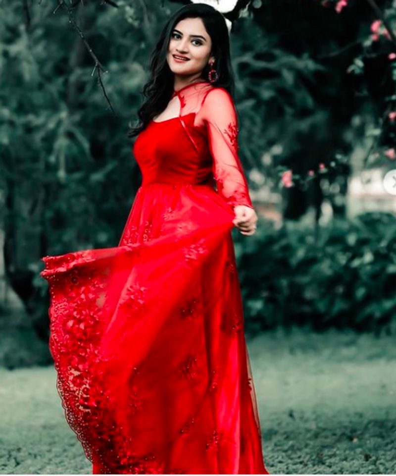 Kannadathi fame Ranjani Raghavan once suffered High fever after wearing Red dress in Her Childhood