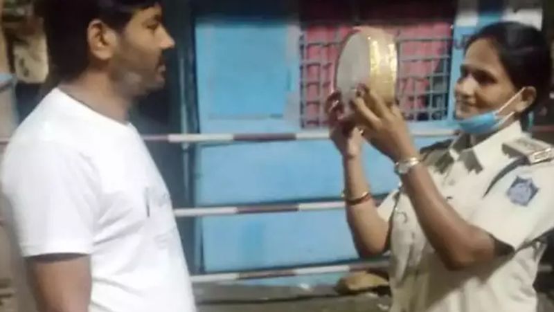 Madhya Pradesh, Chhindwara TI arranged Karwa Chauth celebration for lady officer in police station