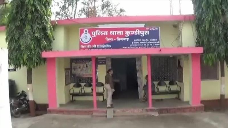 Madhya Pradesh, Chhindwara TI arranged Karwa Chauth celebration for lady officer in police station