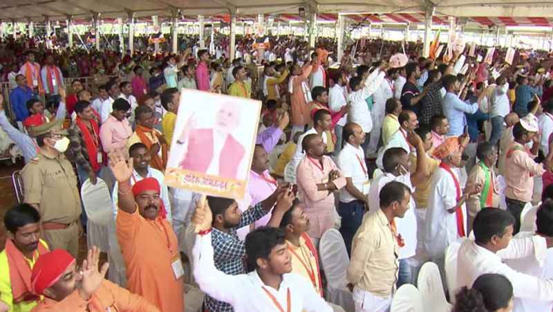 PM Narendra Modi UP visit Addressed the meeting in Siddharthnagar varansi and surrounded opposition party