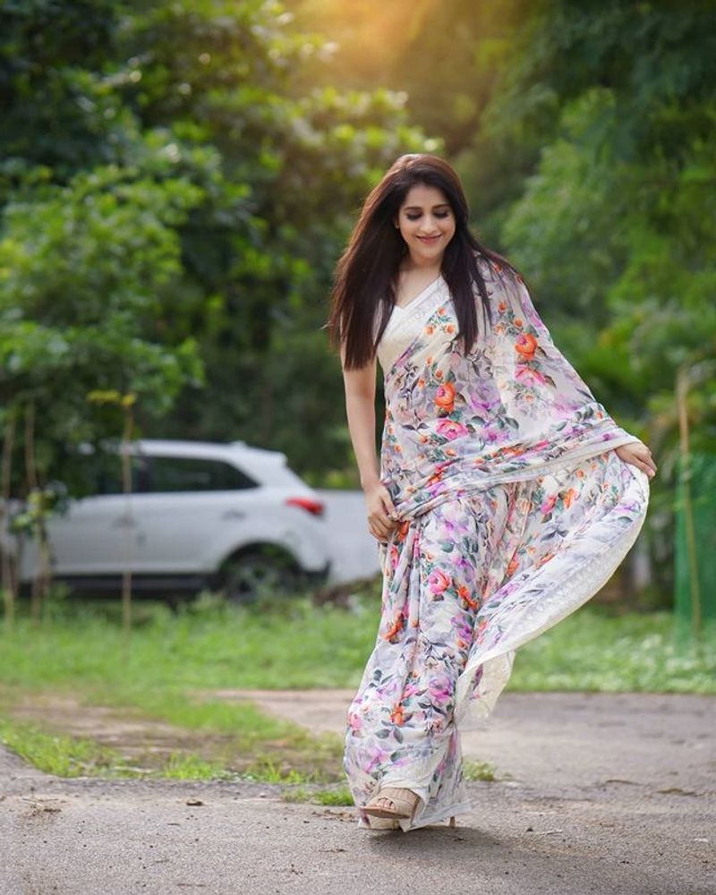 Jabardasth Anchor Rashmi Gautam Stunning photoshoot in saree