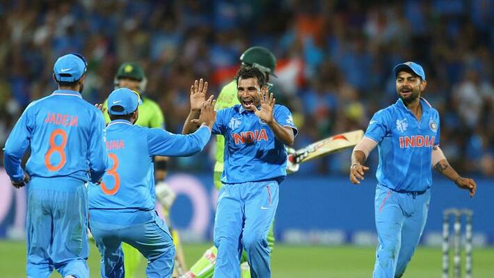 T20 World Cup 2021: He took 4/35 v Pakistan, fans replys to online abuse against Mohammed Shami T20 World Cup 2021: He took 4/35 v Pakistan, fans replys to online abuse against Mohammed Shami
