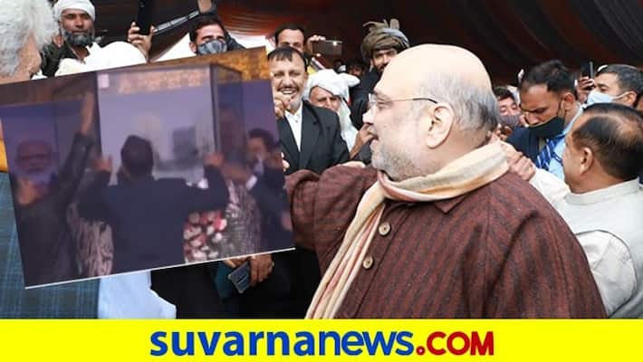 Amit Shah Removes Bulletproof Shield In Srinagar Says Want To Speak Frankly pod Amit Shah Removes Bulletproof Shield In Srinagar Says Want To Speak Frankly pod