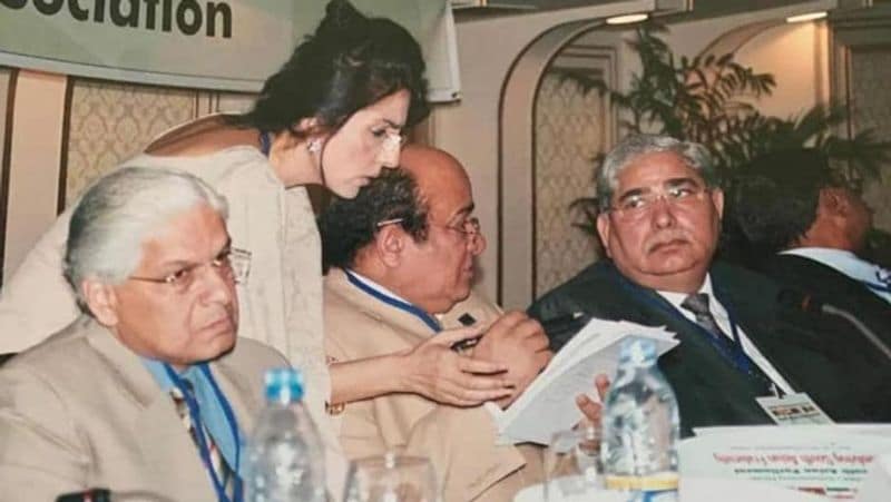 captain amarinder singh shares pakistani aroosa alam photos with several indian politicians like sonia gandhi sushma swaraj