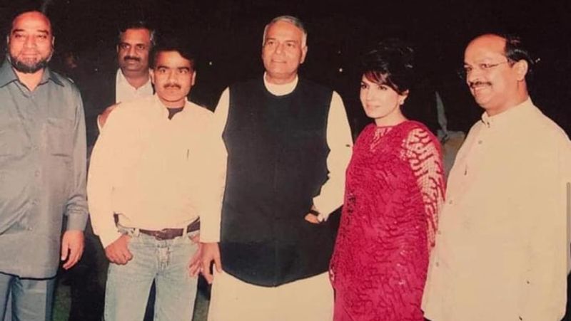captain amarinder singh shares pakistani aroosa alam photos with several indian politicians like sonia gandhi sushma swaraj