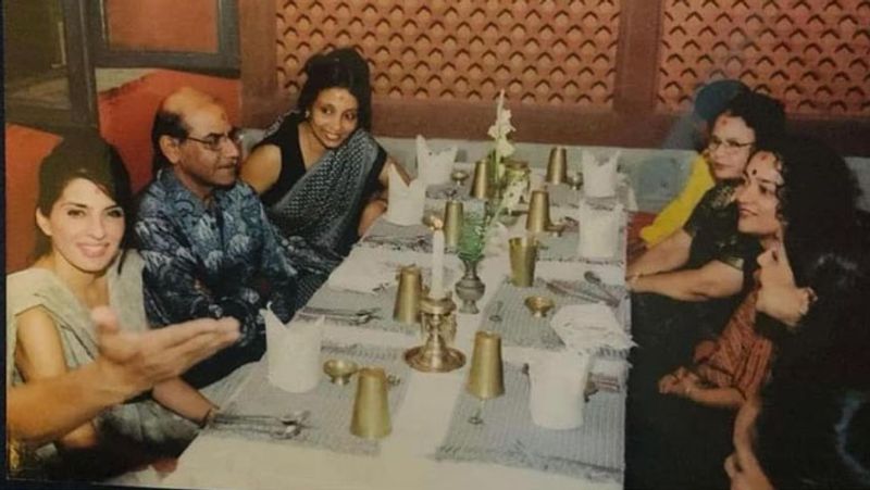 captain amarinder singh shares pakistani aroosa alam photos with several indian politicians like sonia gandhi sushma swaraj