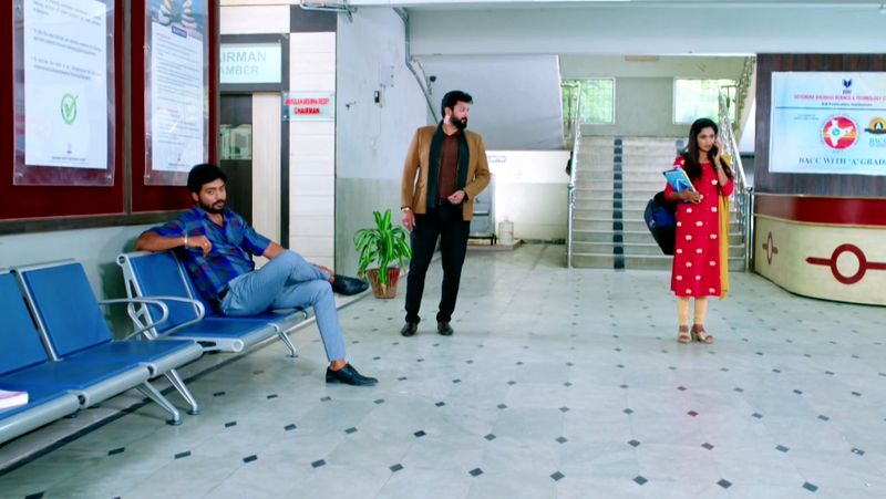 Jagathi Vasudhara are worried about Mahindra In todays guppadantha manasu serial episode
